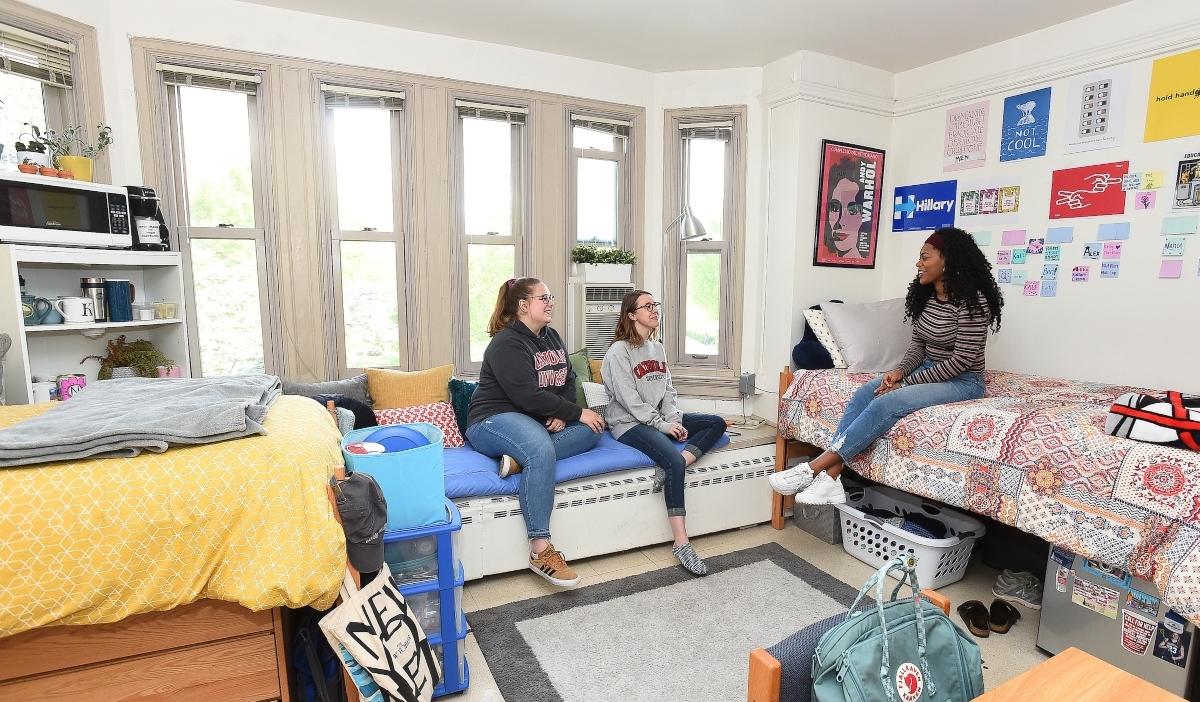 پانسیون دخترانه تهران