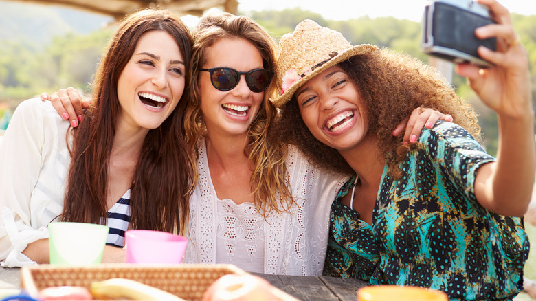 پانسیون دخترانه تهران